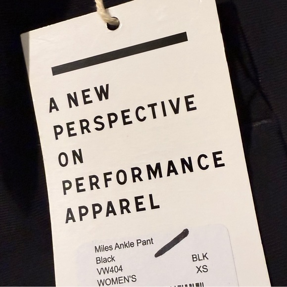 NWT Vuori Miles Ankle Crop Black Trouser Pants Travel Lightweight Packable XS - Picture 9 of 12